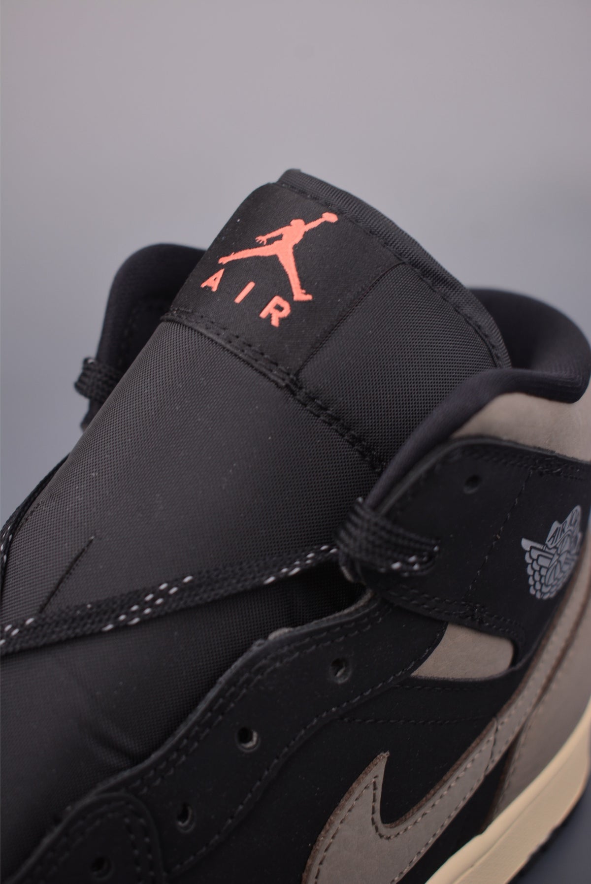 👟Air Jordan 1 Mid