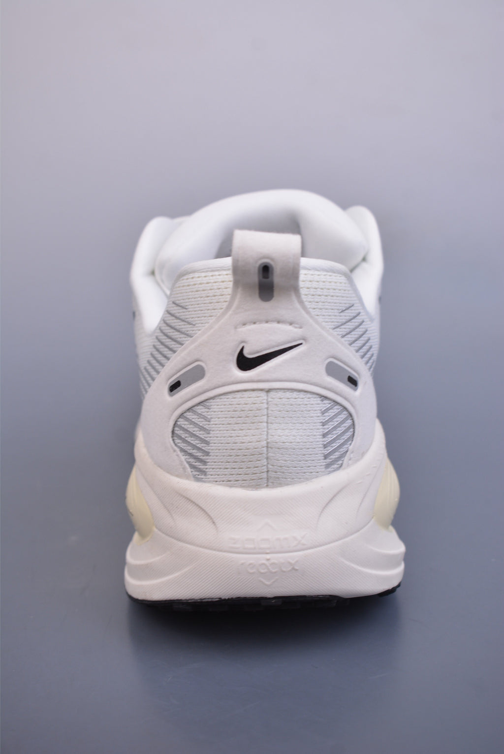 👟Nike Air Zoom Vomero 18