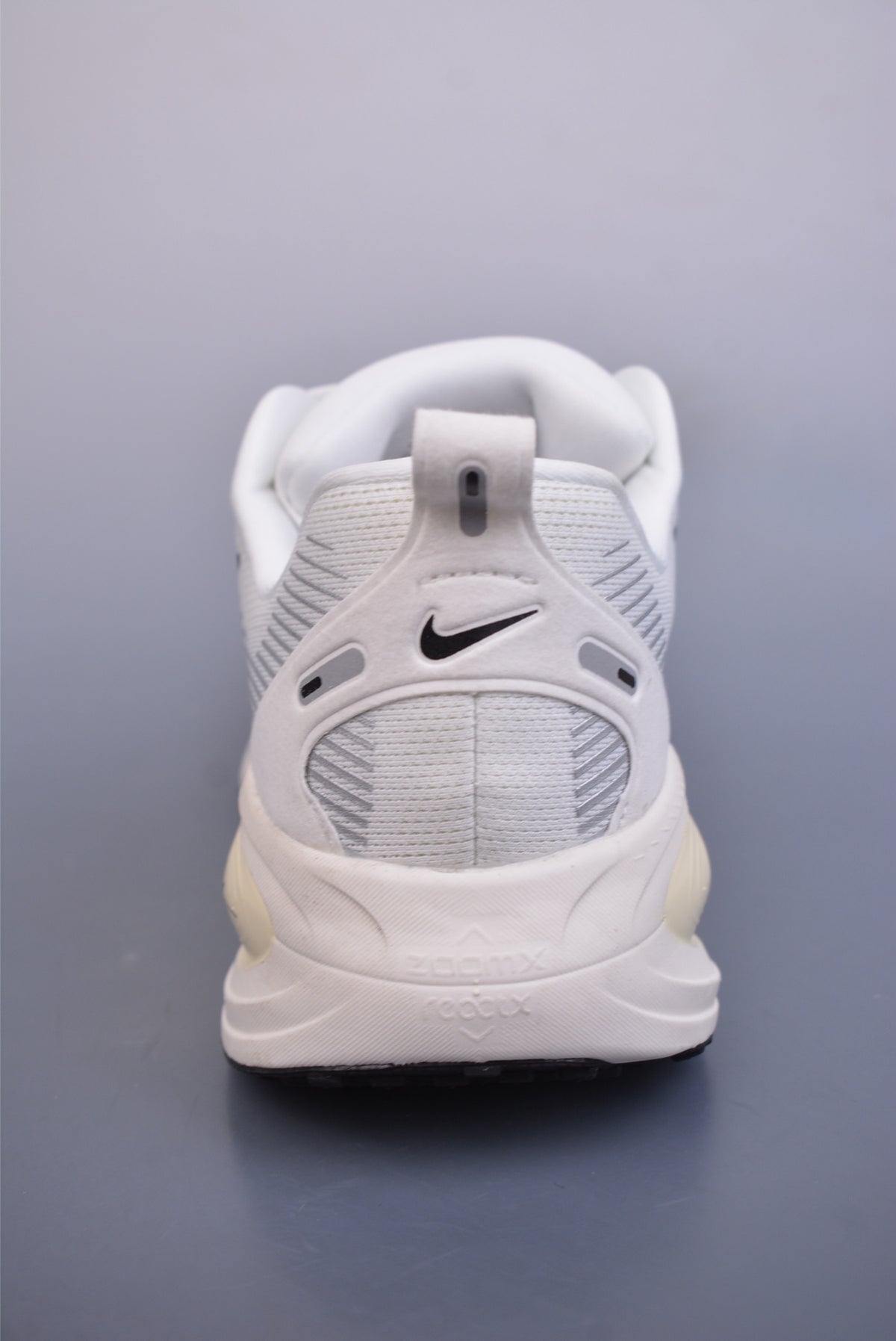 👟Nike Air Zoom Vomero 18