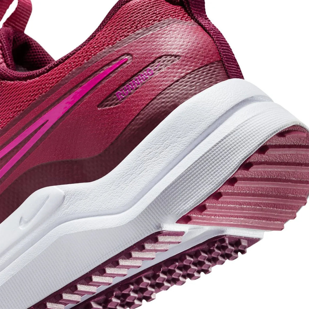 👟Nike Cosmic Runner