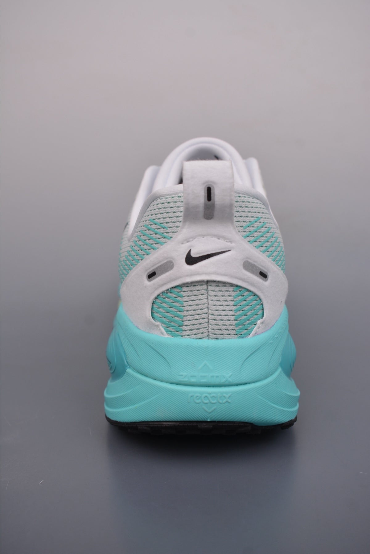 👟Nike Air Zoom Vomero 18