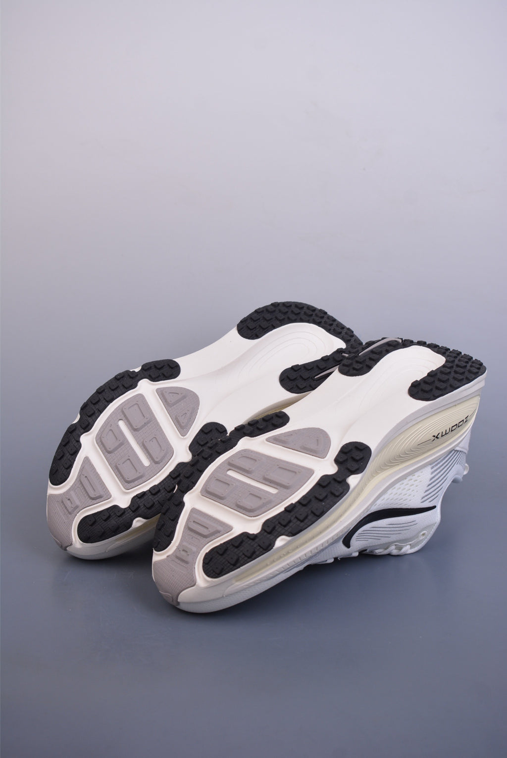 👟Nike Air Zoom Vomero 18