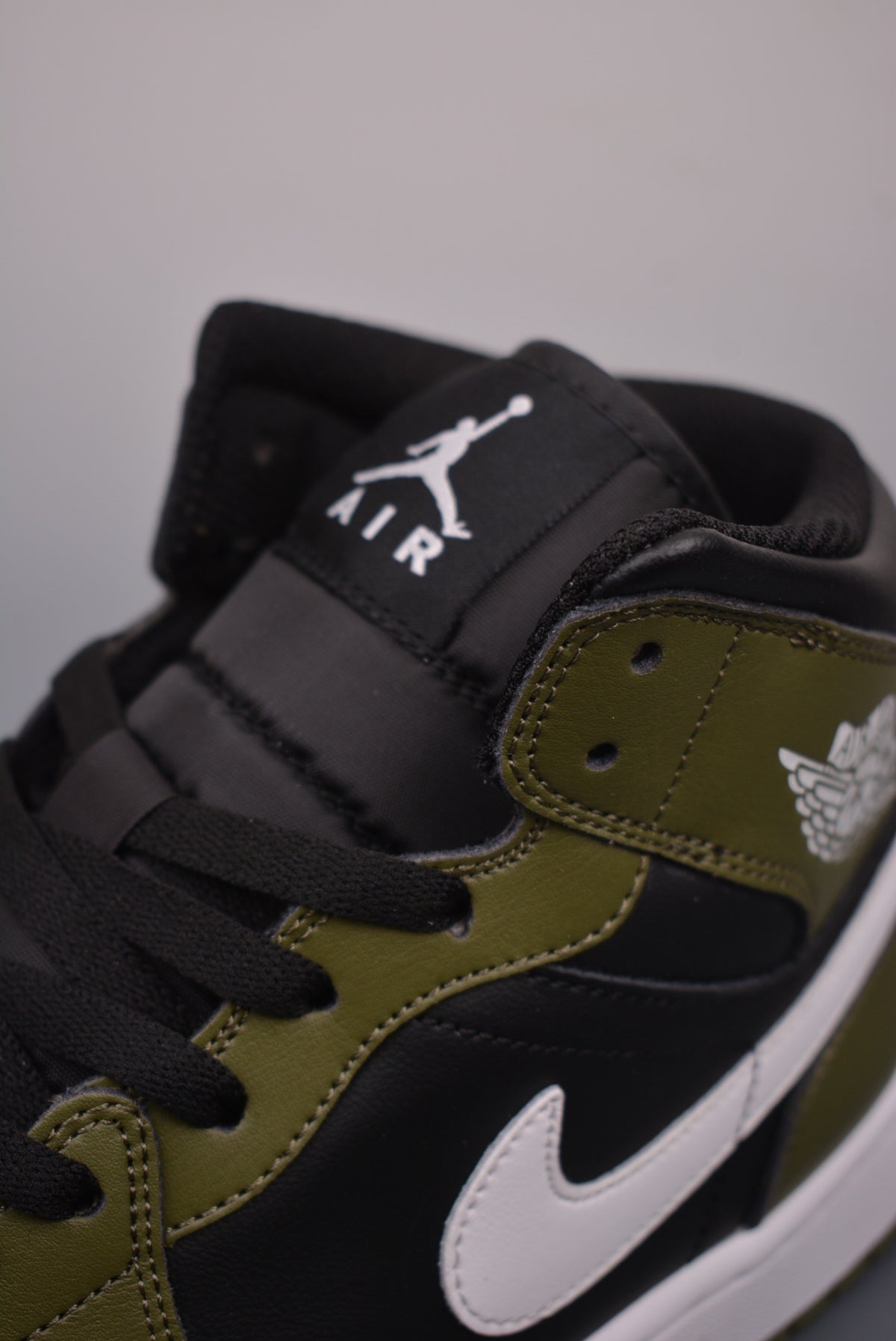 👟Air Jordan 1 Mid